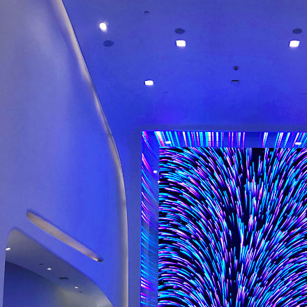 如何通過視覺設(shè)計(jì)和美食攝影來增強(qiáng)餐飲業(yè)的吸引力？